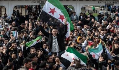 سنة على سقوط الأسد: الشرق الجديد يولد في دمشق