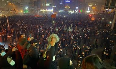 إيران الجديدة: أسئلة الدولة والشرعية والمسار الديمقراطي