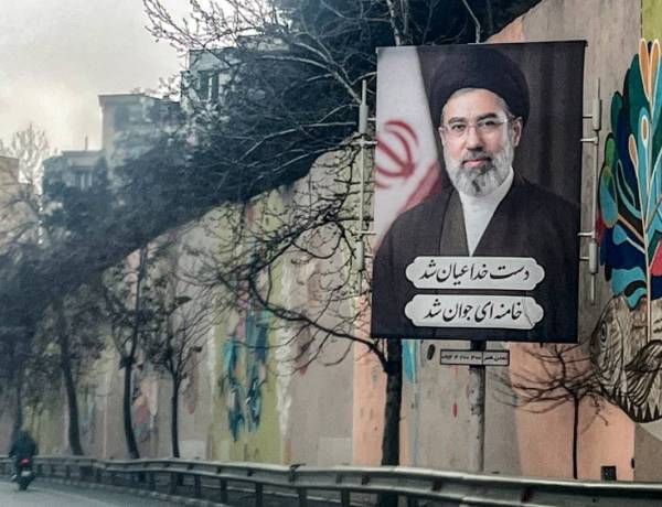 مجتبى خامنئي: خطاب التناقضات ومشروع المواجهة المستمرة